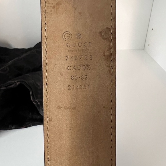 Gucci Dark Brown pebbled, leather Belt with Gold Logo Buckle - Picture 4 of 9